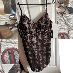 Lulu bodycon lace dress